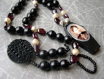 coffinnecklace