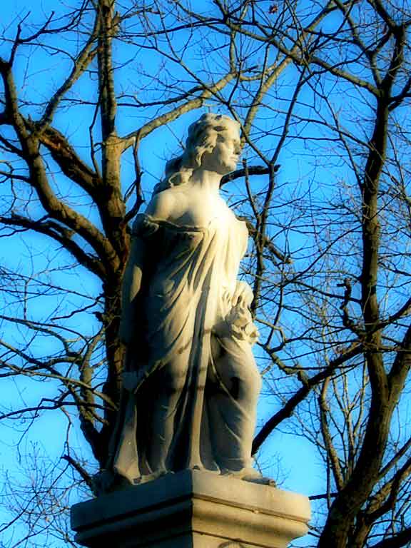Monument to Hannah Dustin.