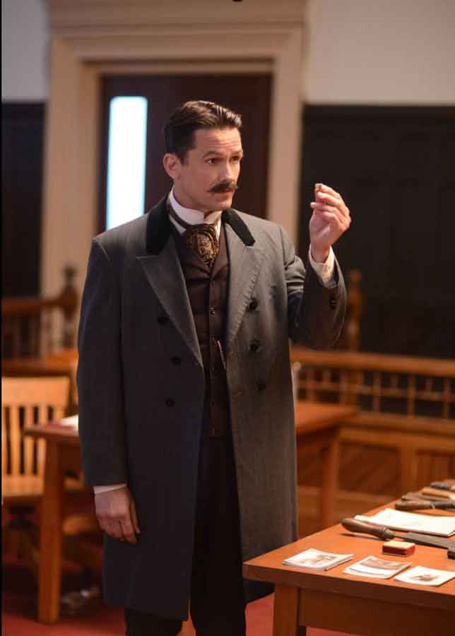 Billy Campbell as Andrew Jennings.