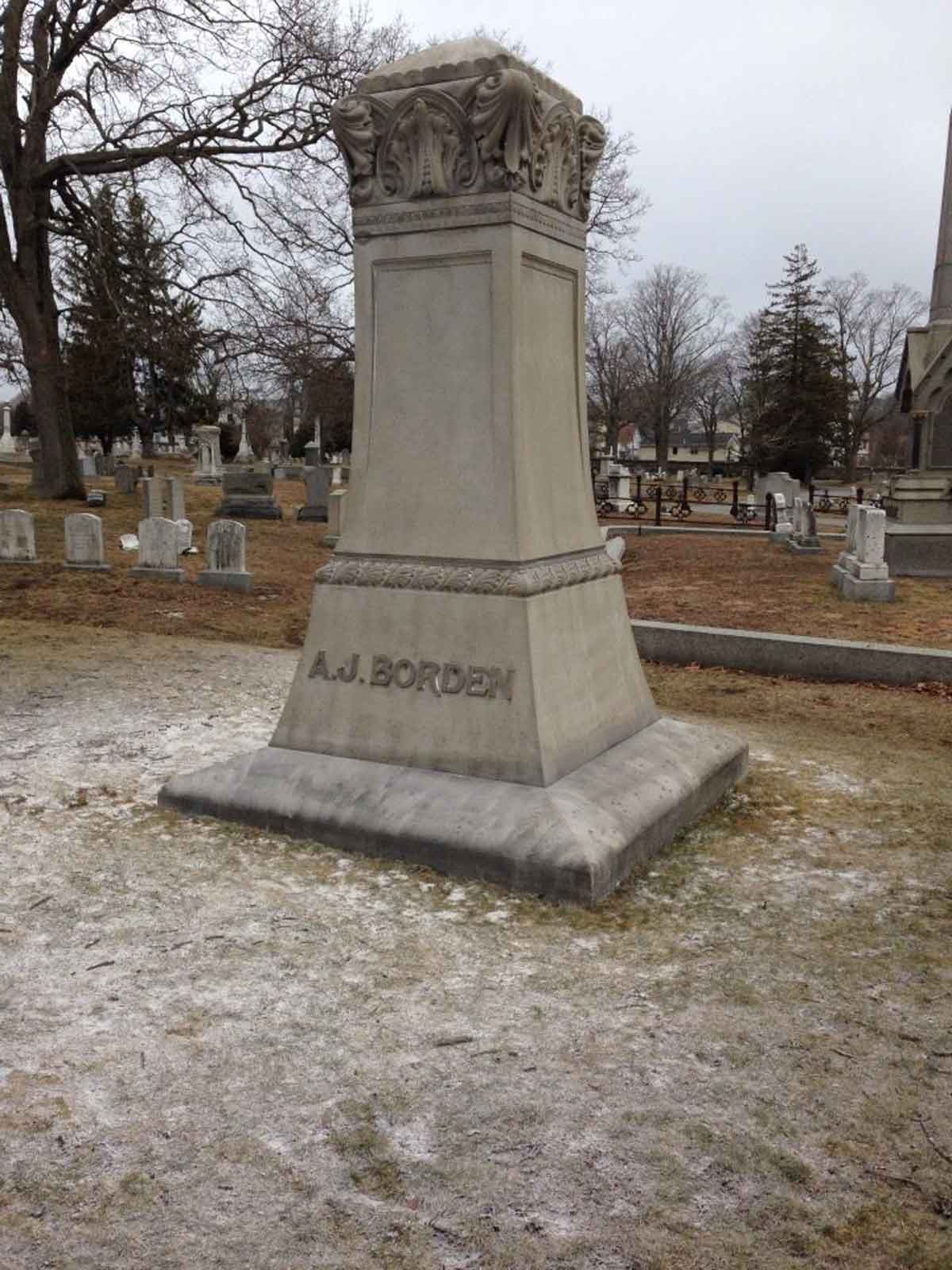 Borden monument in Oak Grove Cemetery.