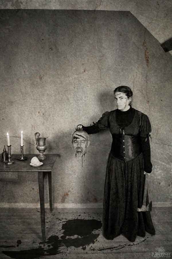 Lizzie Borden took an Axe II by The-Edelweiss-Field.
